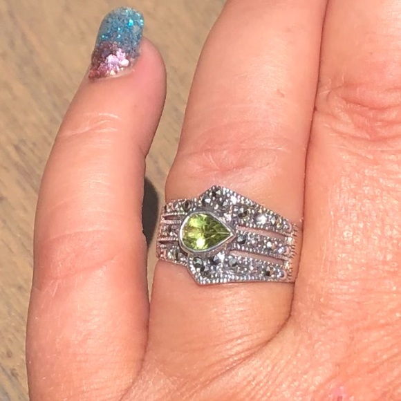 L25: set of 2 unique pear shape E/W set peridot rings w/ marcasite - solid 925 - Picture 10 of 14